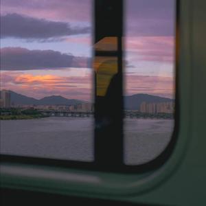 比基尼大乳少妇欧美被强奸
