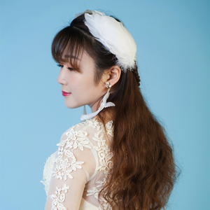 比基尼大乳少妇欧美被强奸
