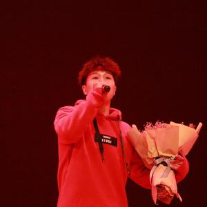 比基尼大乳少妇欧美被强奸
